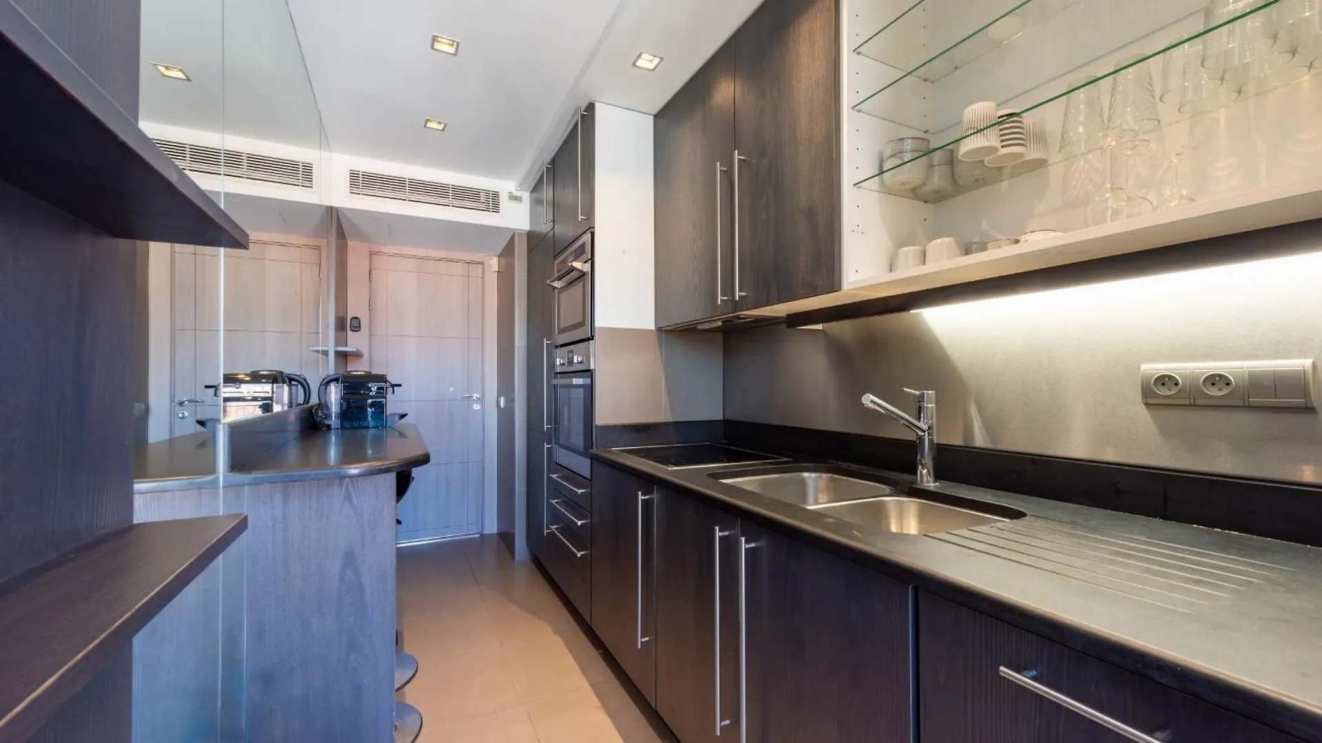 1-Br Apartment On The Croisette Palais Des Festivals Cannes 0*,  France
