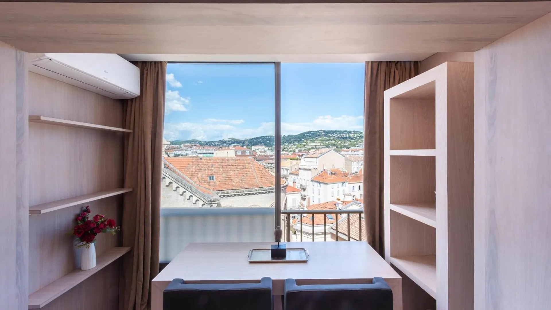 1-Br Apartment On The Croisette Palais Des Festivals Cannes