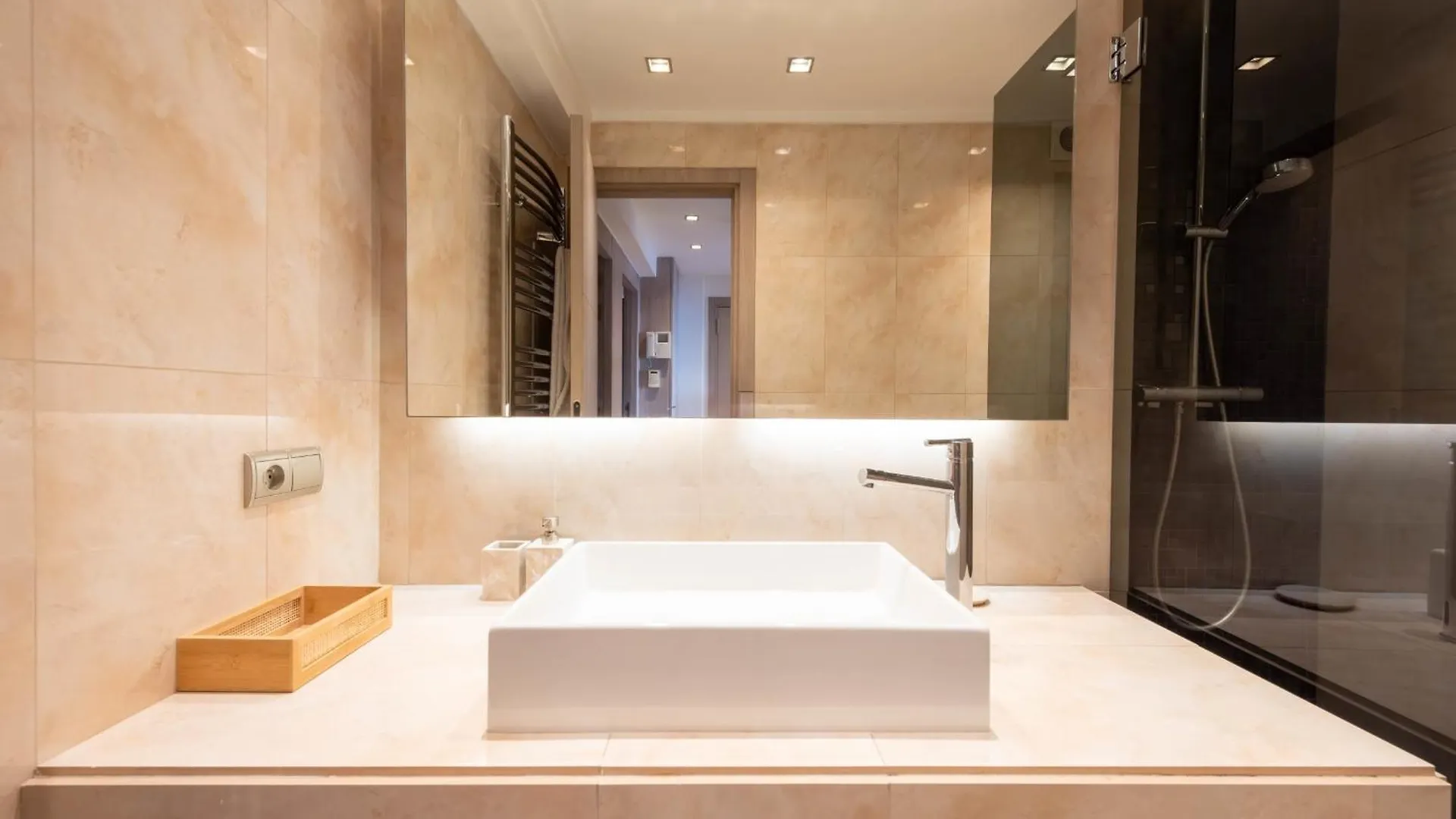 1-Br Apartment On The Croisette Palais Des Festivals Cannes