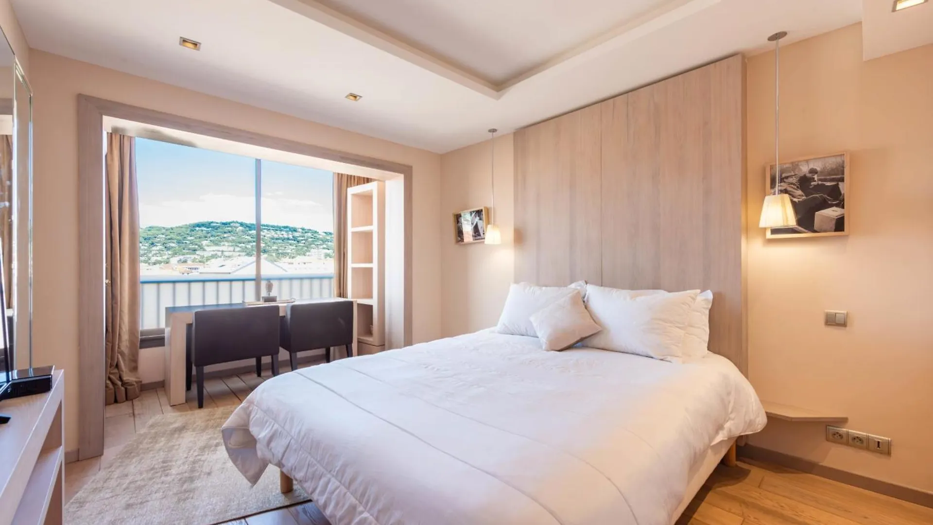 1-Br Apartment On The Croisette Palais Des Festivals Cannes